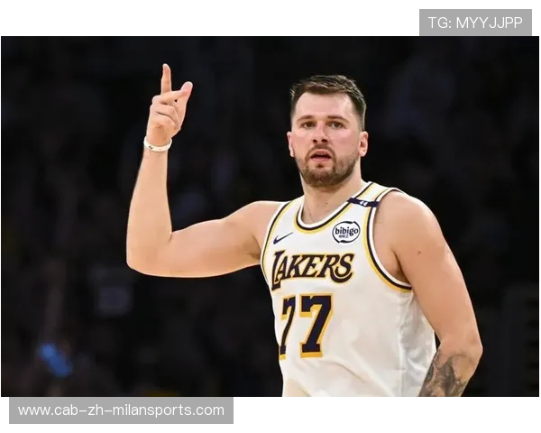 东契奇中远距离全面开火