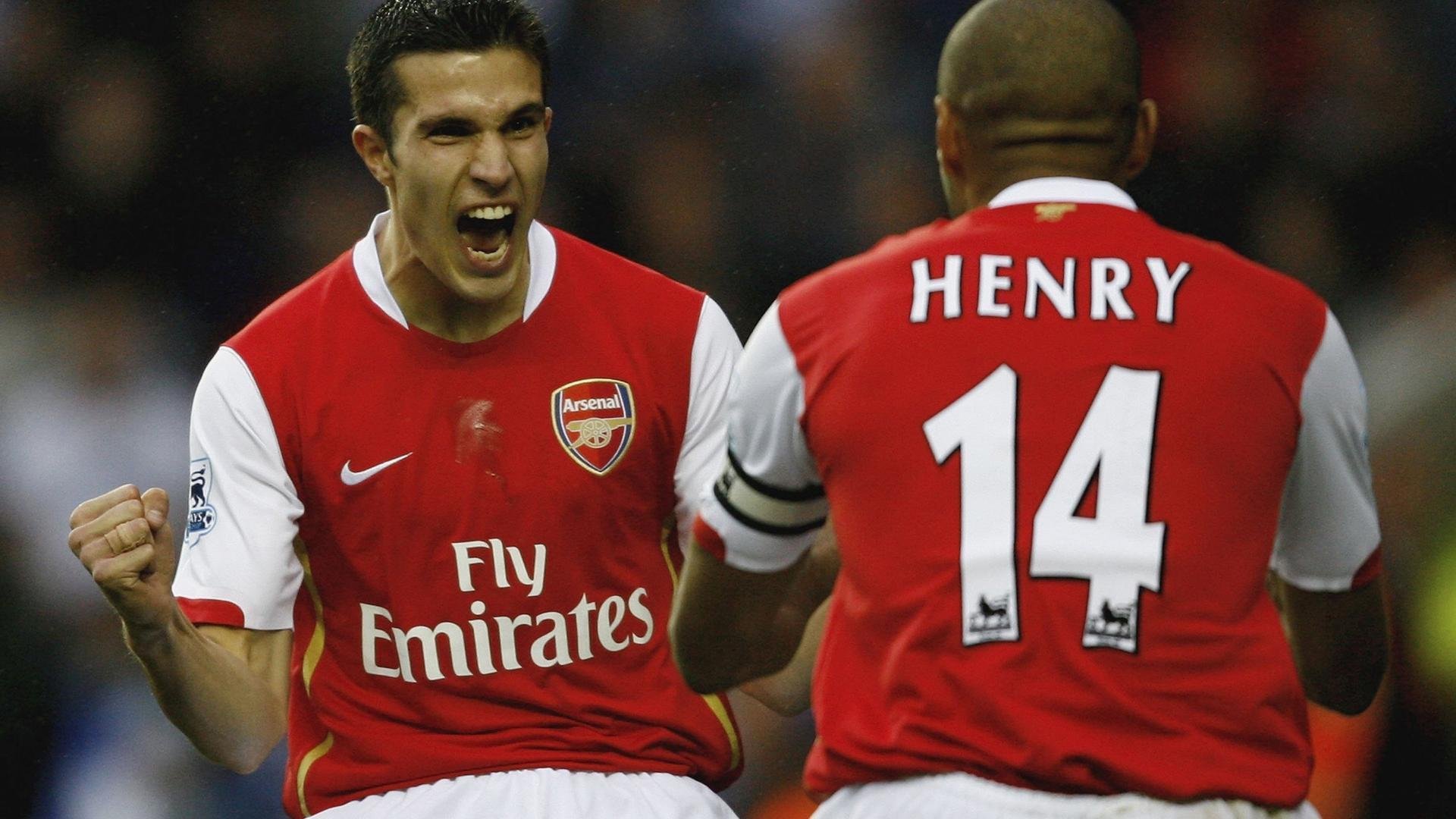 经典传承：传奇球星的球场故事与现代影响，球星传记